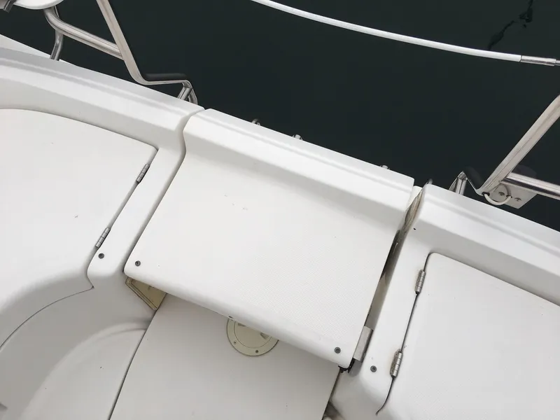 Helm seat