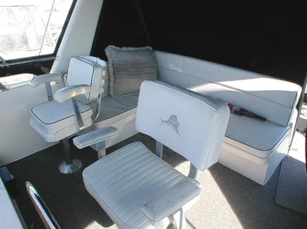 Flybridge Helm Seating