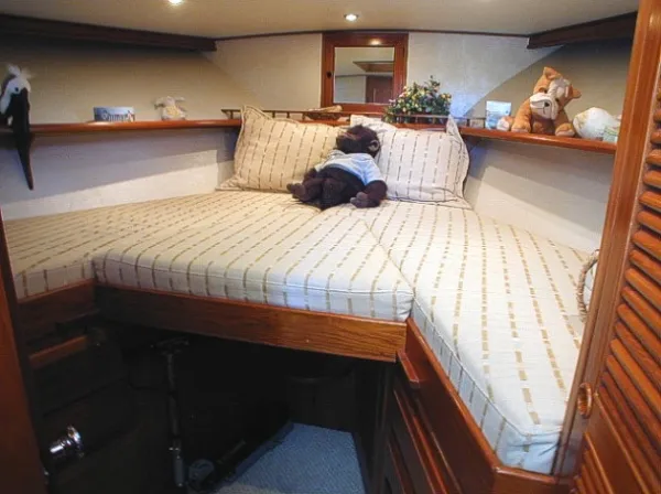 1990 DeFever Motor Yacht