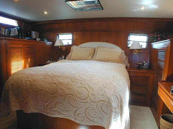 1990 DeFever Motor Yacht