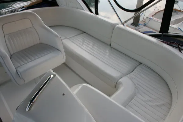 2004 Meridian 381 Sedan