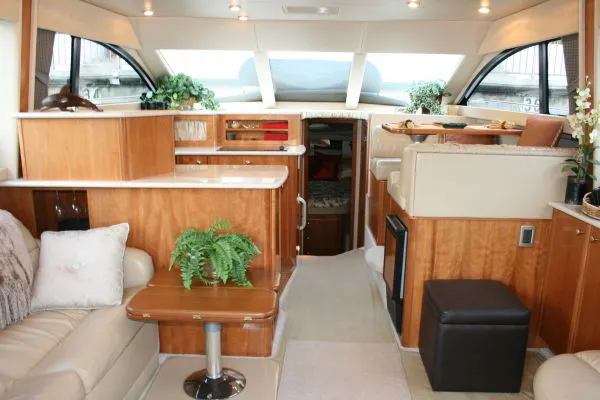 2004 Meridian 381 Sedan