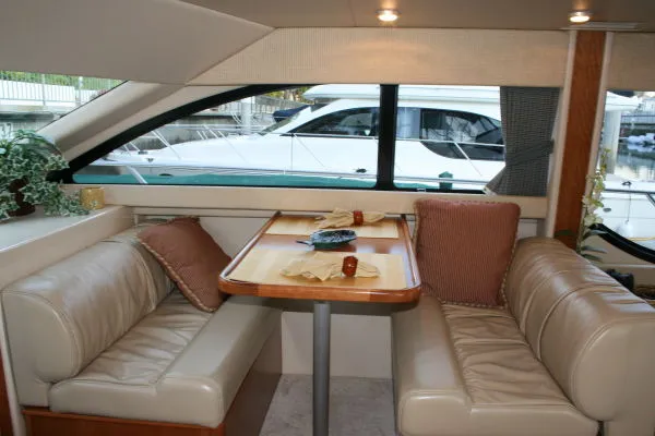 2004 Meridian 381 Sedan