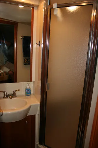 2004 Meridian 381 Sedan