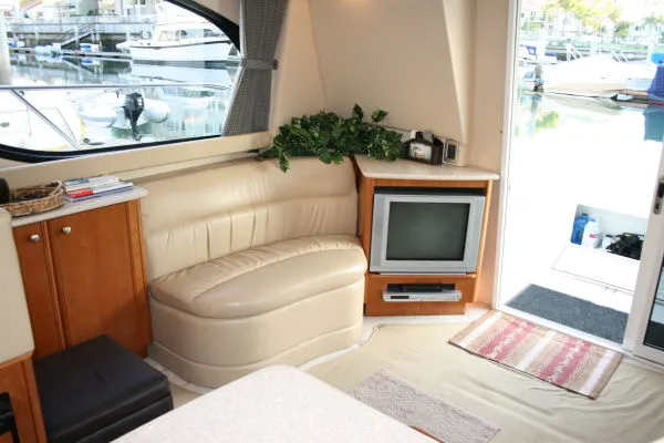 2004 Meridian 381 Sedan
