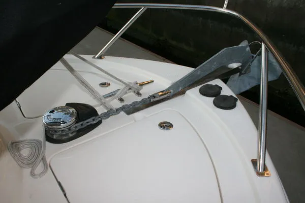2004 Meridian 381 Sedan