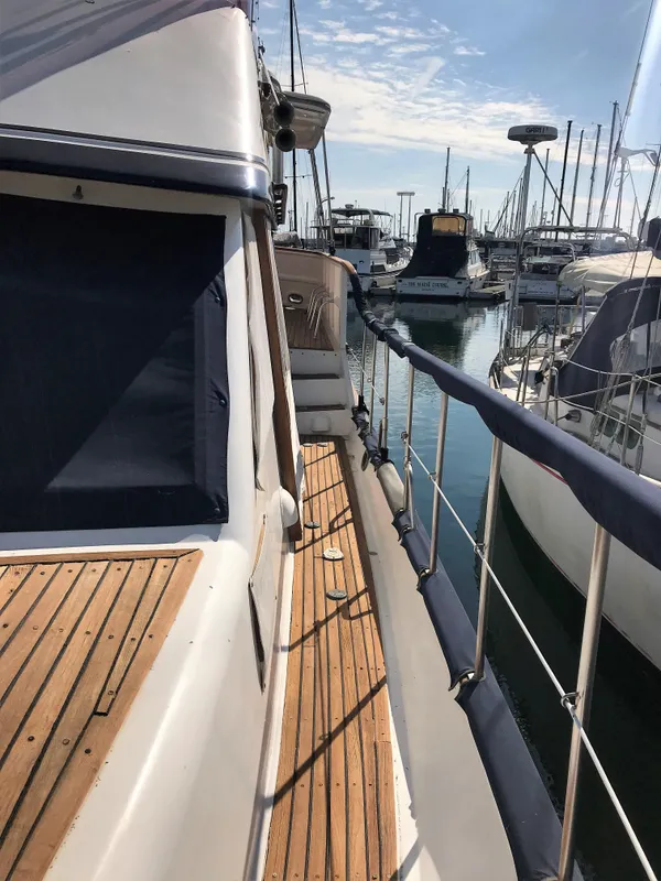 1982 Marine Trader AFT CABIN TRAWLER