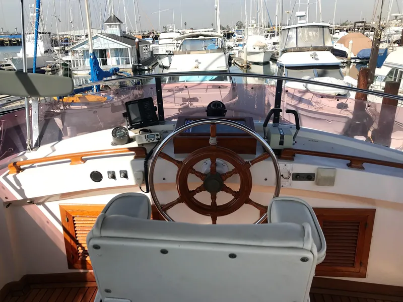 1982 Marine Trader AFT CABIN TRAWLER