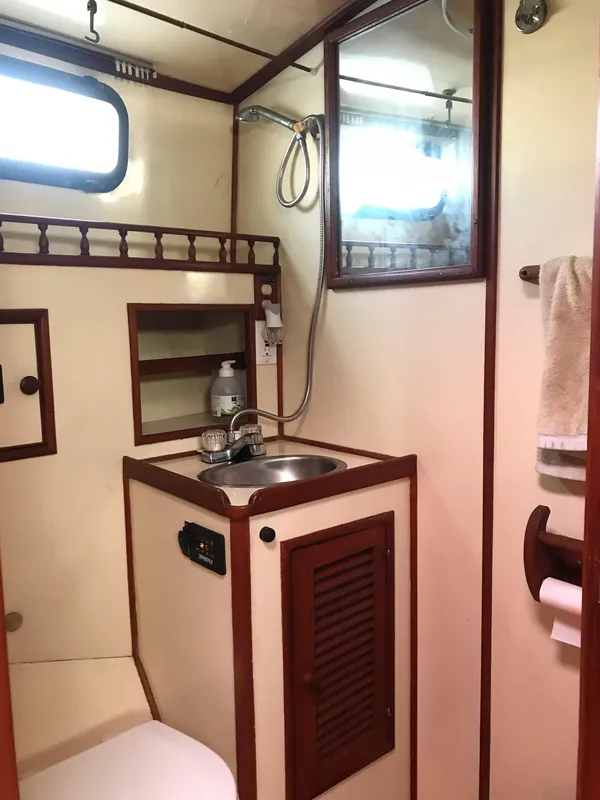 1982 Marine Trader AFT CABIN TRAWLER