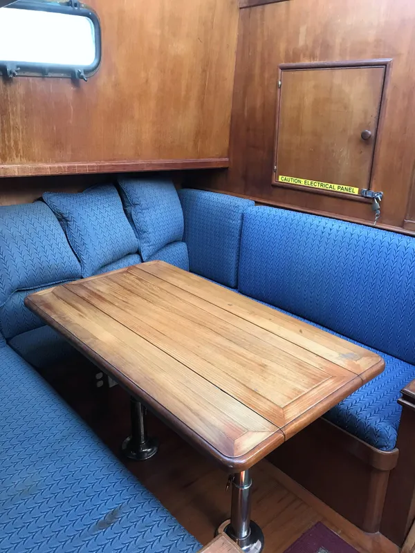 1982 Marine Trader AFT CABIN TRAWLER