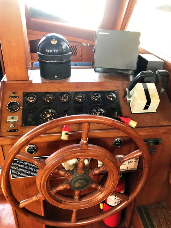 1982 Marine Trader AFT CABIN TRAWLER