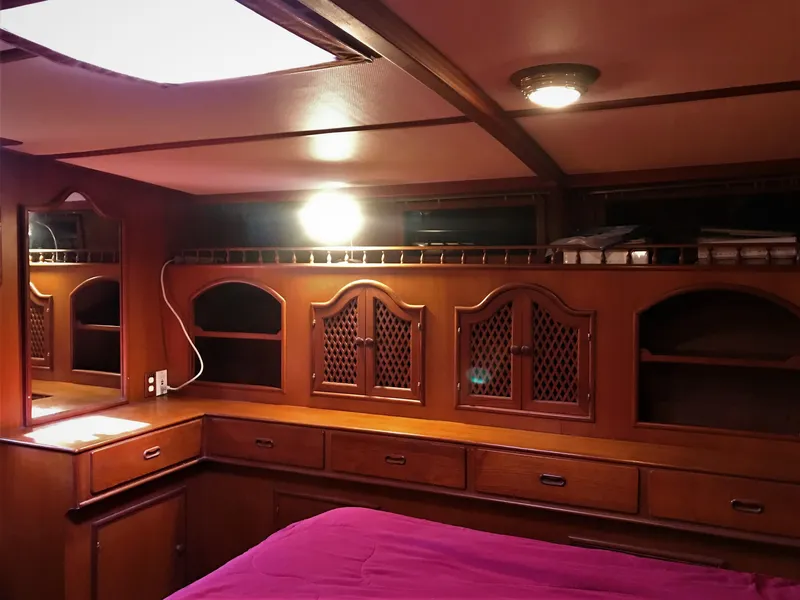 1982 Marine Trader AFT CABIN TRAWLER