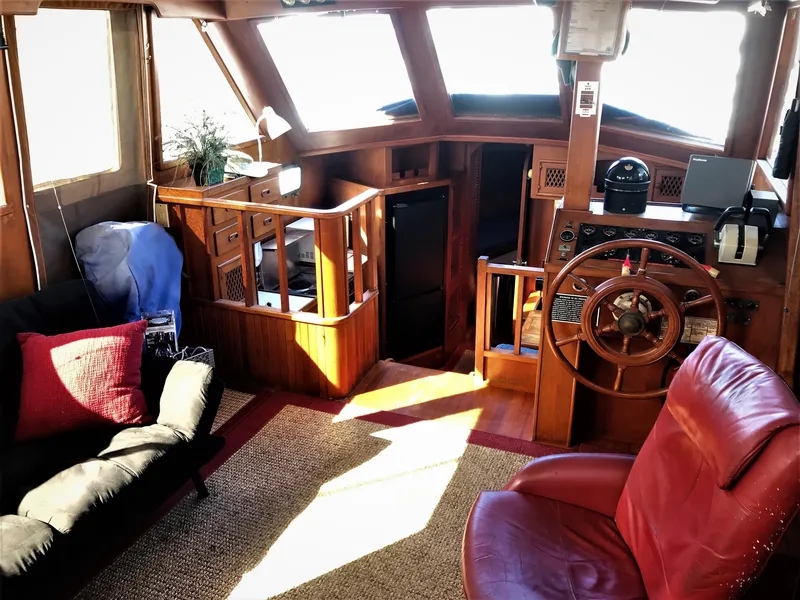 1982 Marine Trader AFT CABIN TRAWLER