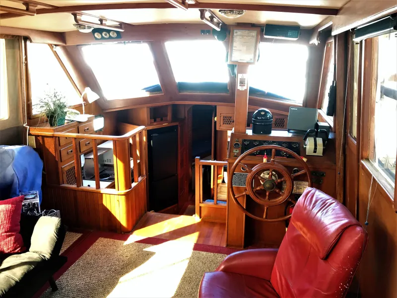 1982 Marine Trader AFT CABIN TRAWLER