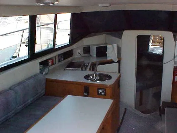 1991 Carver 28