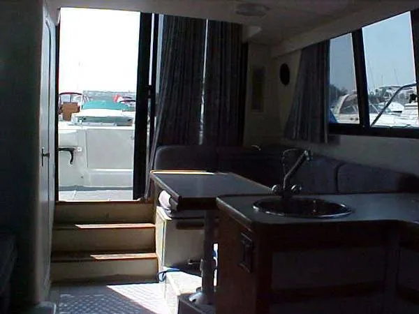 1991 Carver 28