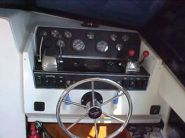 1991 Carver 28