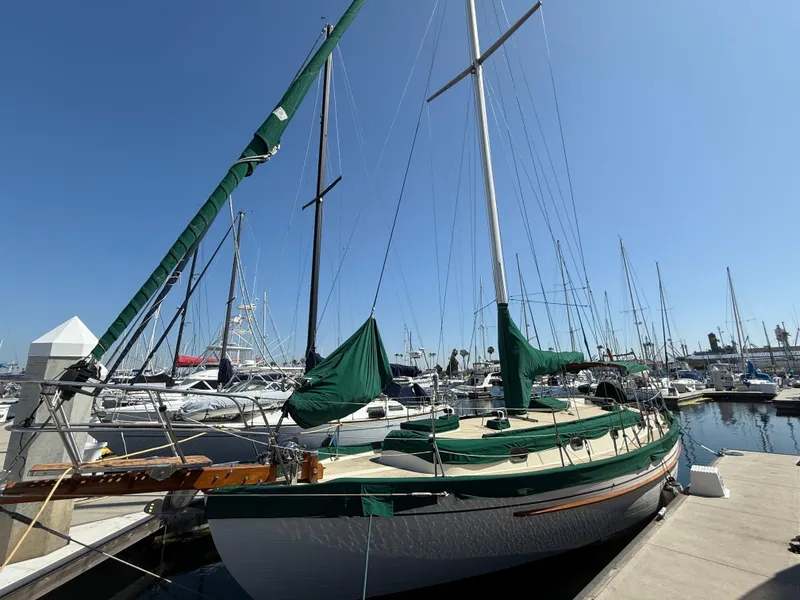 1982 Tayana 37