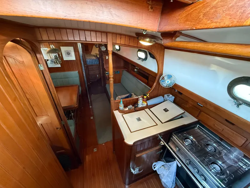 1982 Tayana 37