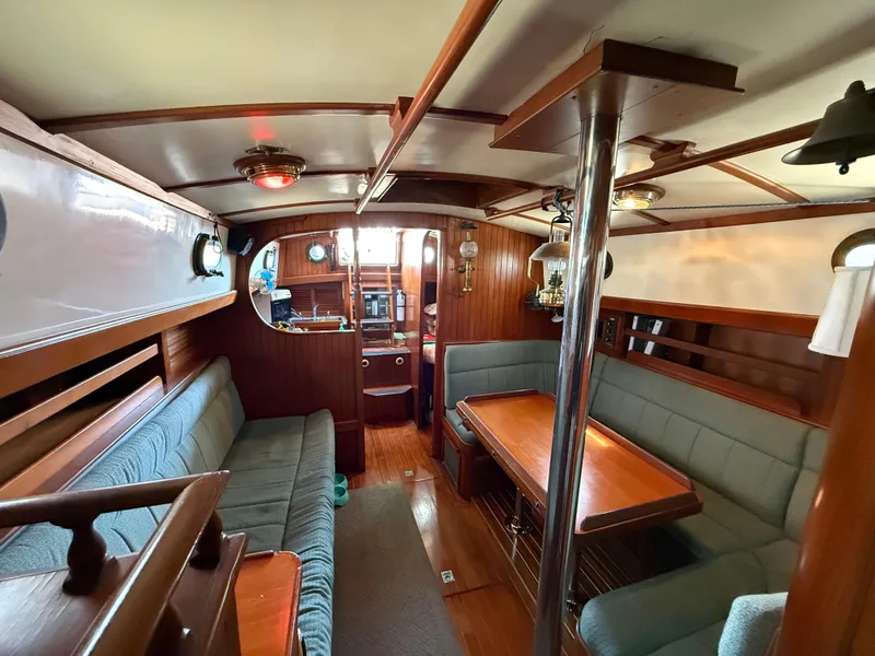 1982 Tayana 37