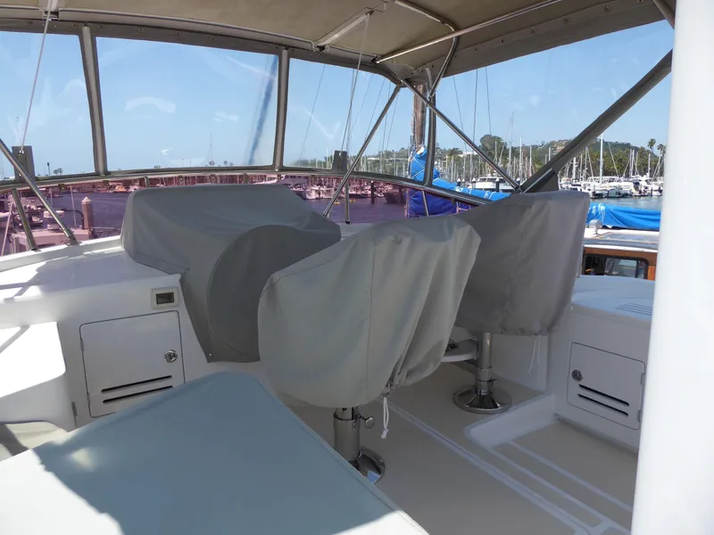 Flybridge canvas covers