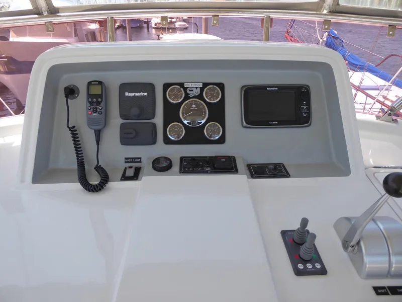 Flybridge helm 2