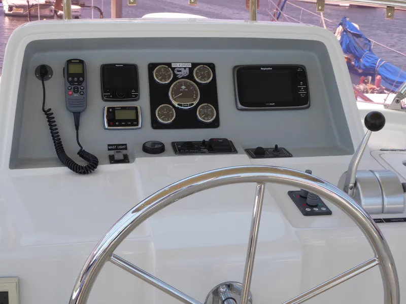 Flybridge helm 3