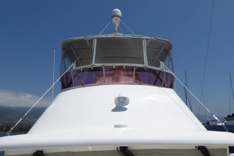 Looking to flybridge from bow