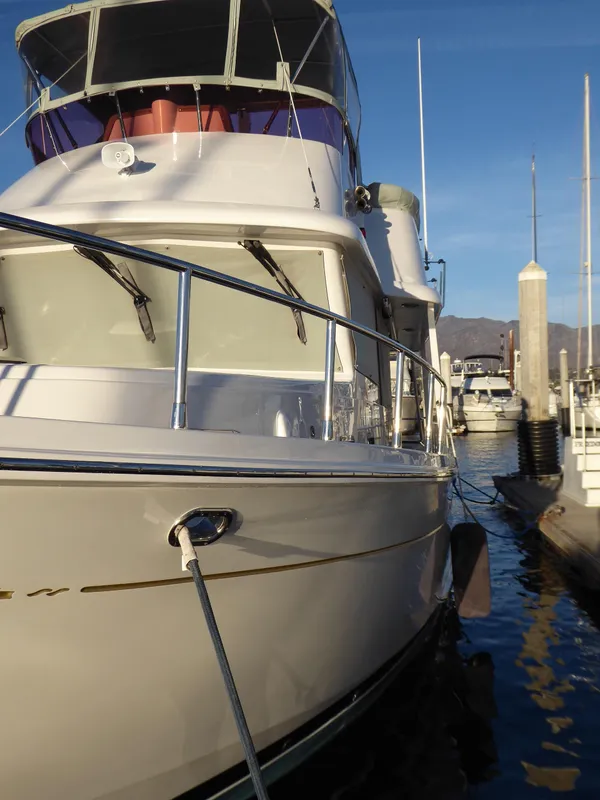 Windshield, Flybridge
