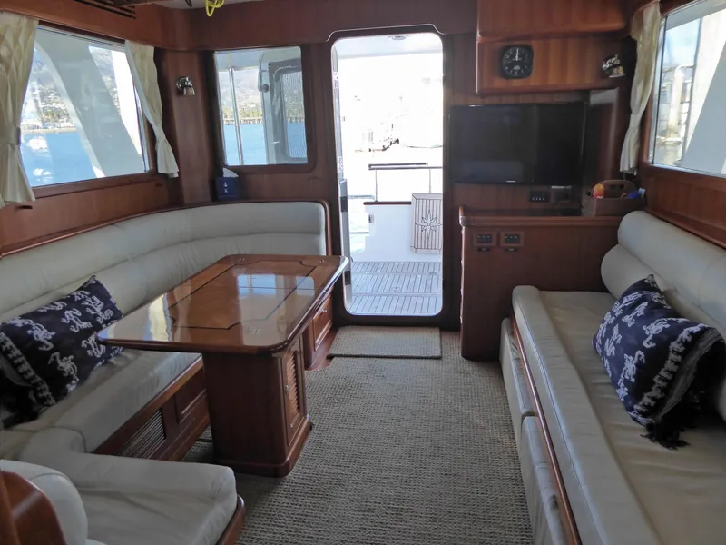 Salon looking aft