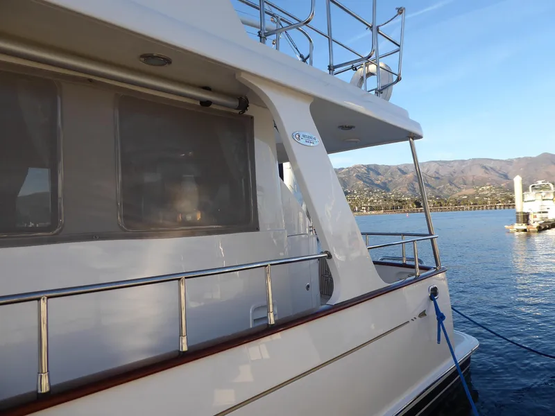 Walk-around deck
