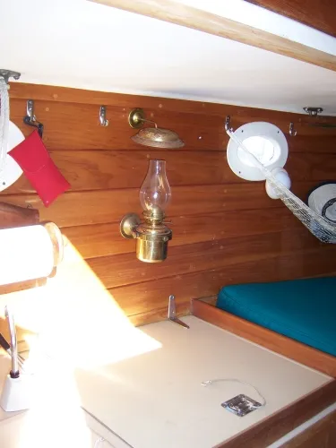 Opposite galley ice box
