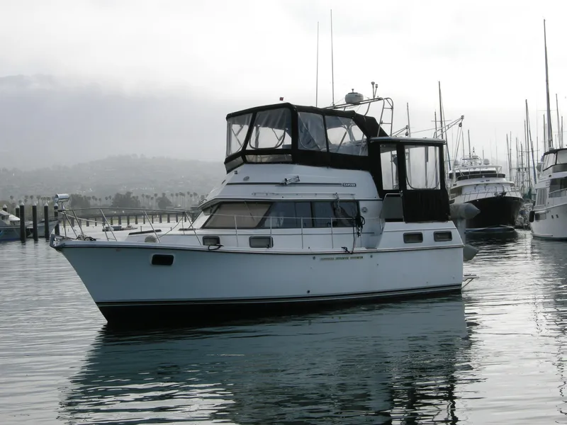 1990 Carver 36 Motor Yacht