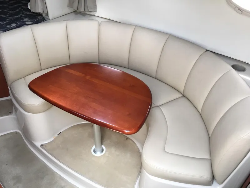 2004 Chaparral 310 Signature