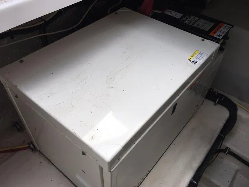 2004 Chaparral 310 Signature