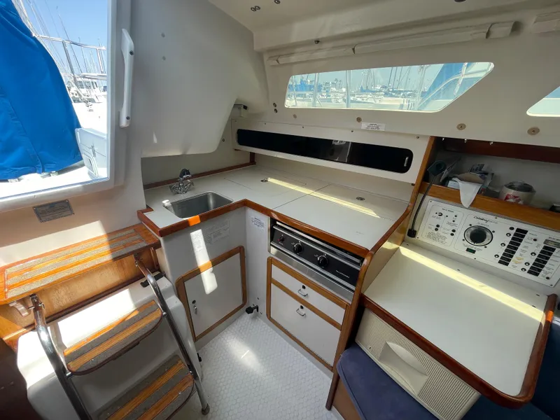 1996 Catalina 270