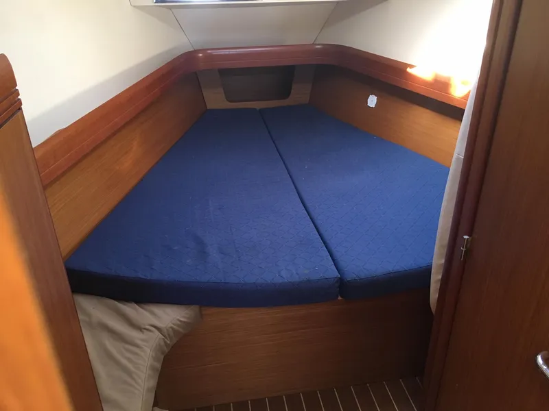2007 Jeanneau 42 DS