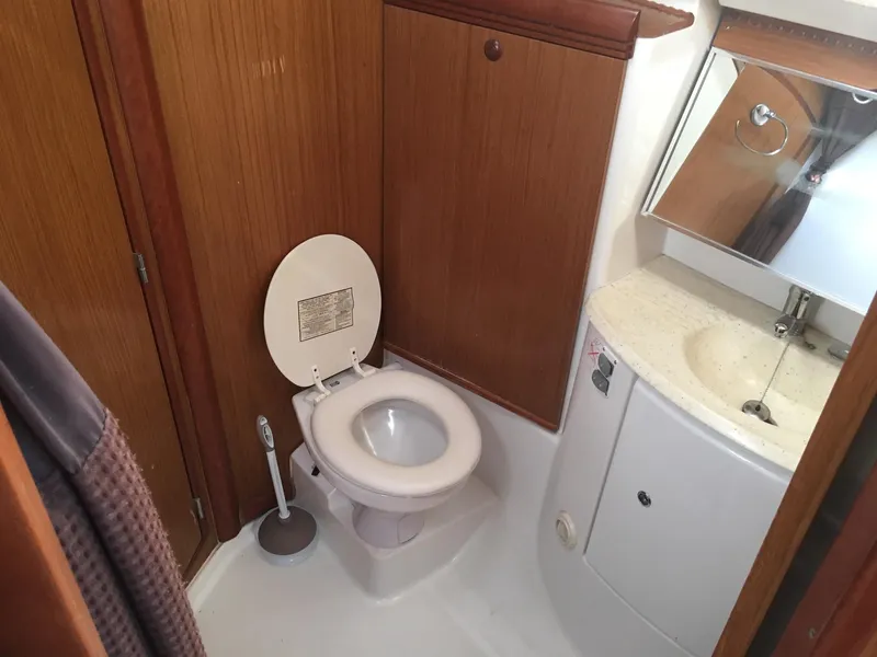 2007 Jeanneau 42 DS