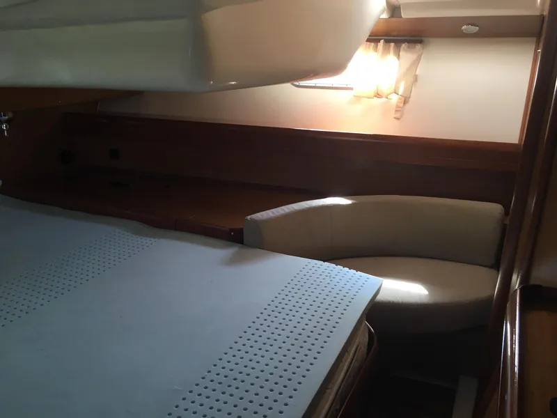 2007 Jeanneau 42 DS