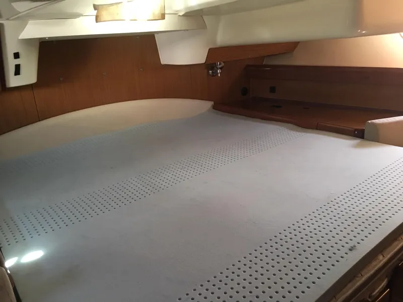 2007 Jeanneau 42 DS