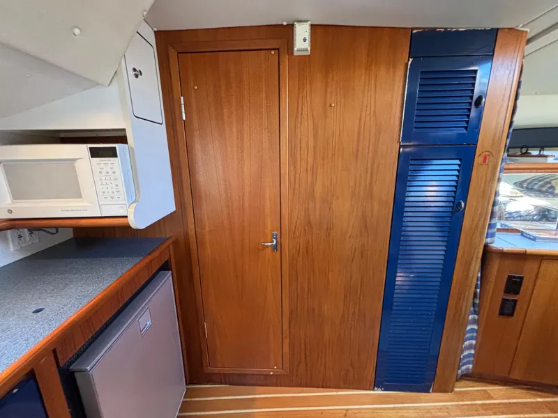 1998 Pursuit 3400 Express
