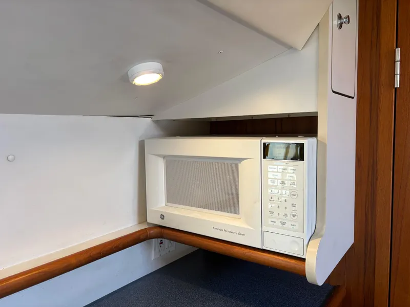 1998 Pursuit 3400 Express