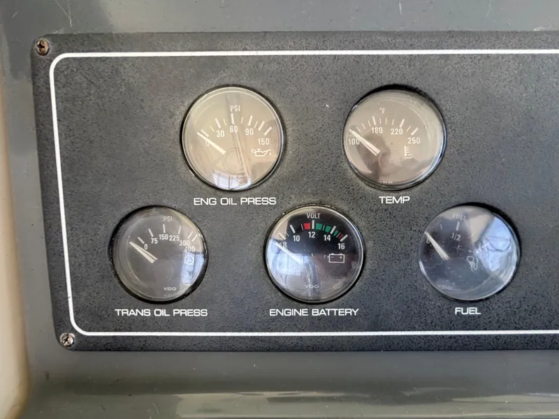 1998 Pursuit 3400 Express
