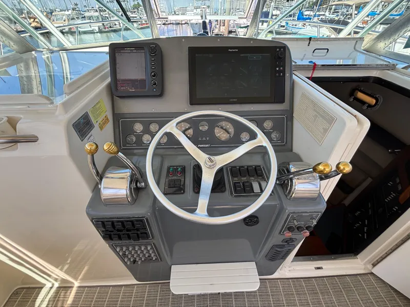 1998 Pursuit 3400 Express
