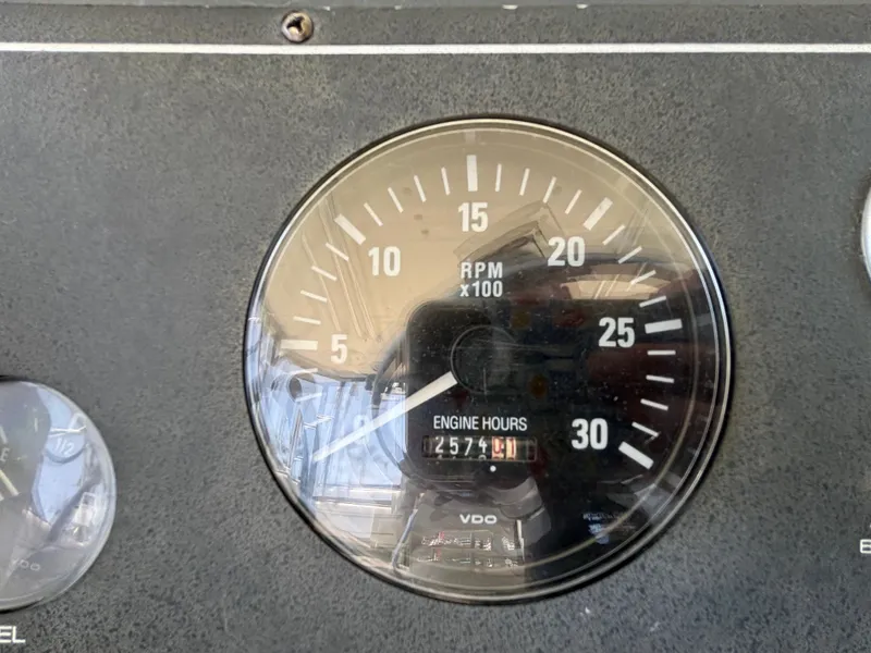 1998 Pursuit 3400 Express