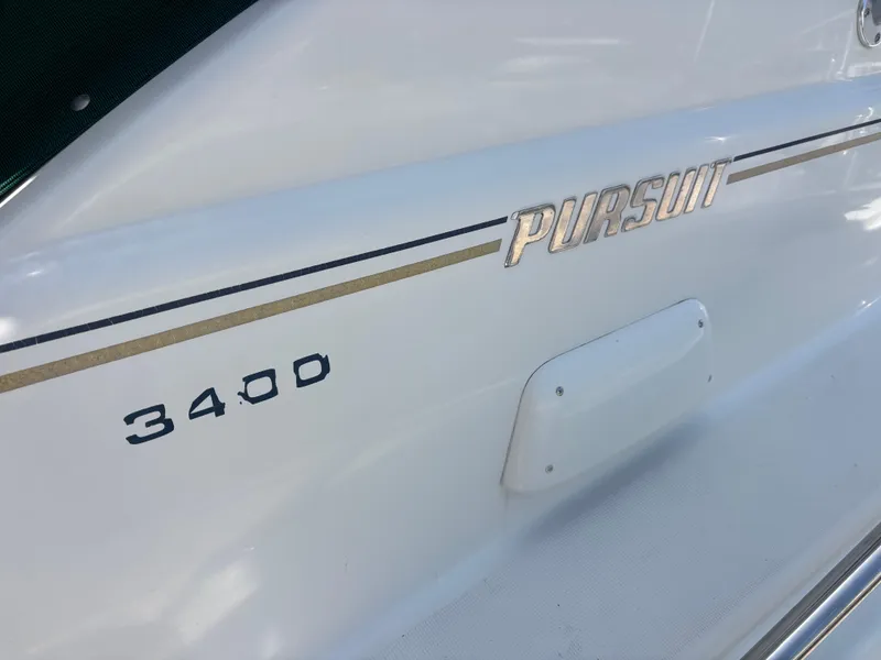 1998 Pursuit 3400 Express