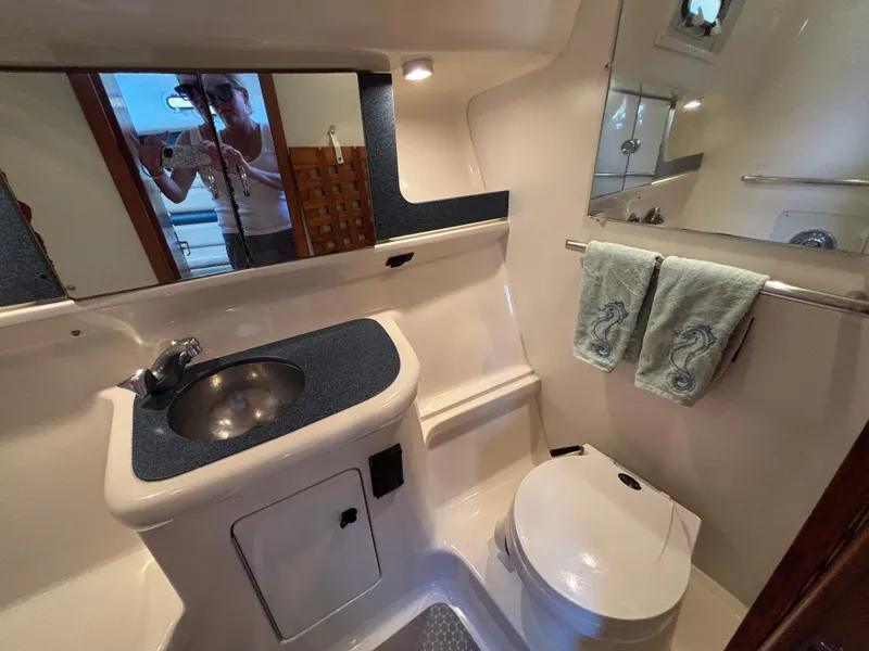 1998 Pursuit 3400 Express