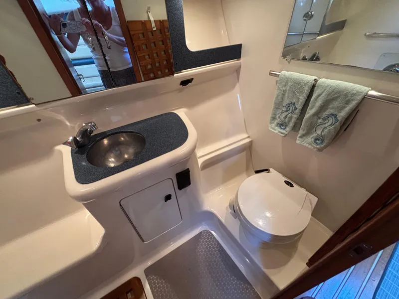 1998 Pursuit 3400 Express
