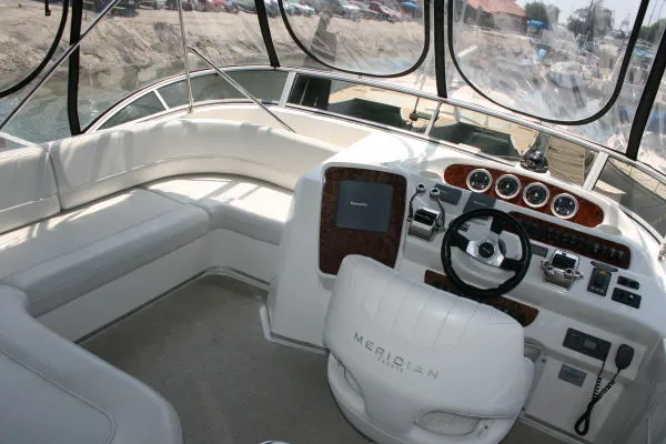 2005 Meridian 381 Sedan