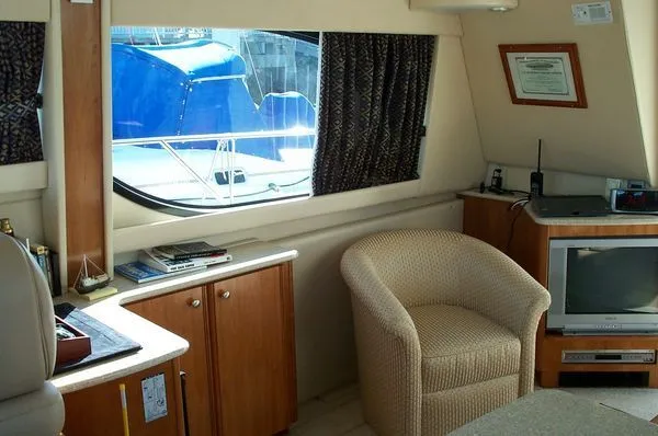 2005 Meridian 381 Sedan